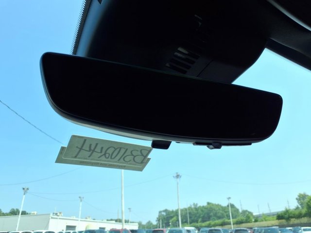 Vehicle image 23 of 29