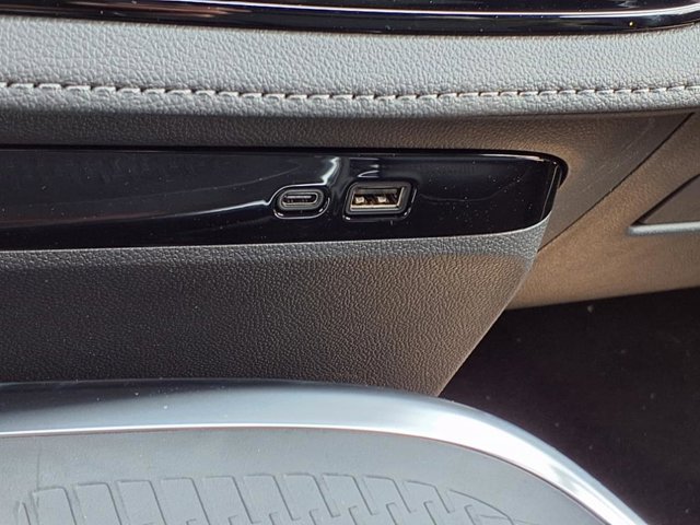 Vehicle image 24 of 29