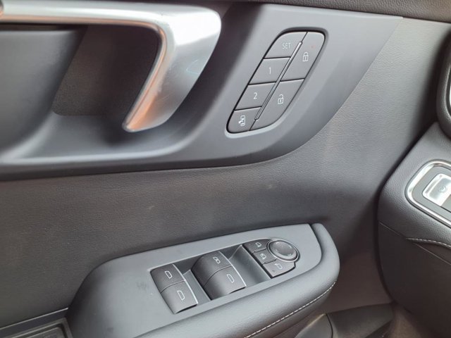 Vehicle image 27 of 29