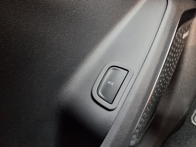 Vehicle image 22 of 29
