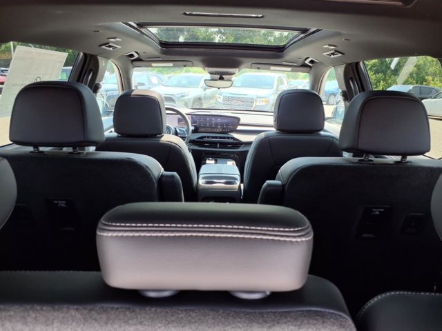 Vehicle image 26 of 29