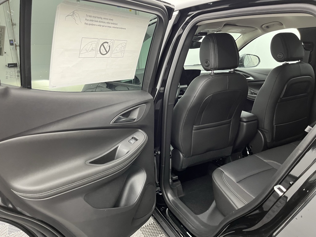 Vehicle image 15 of 32
