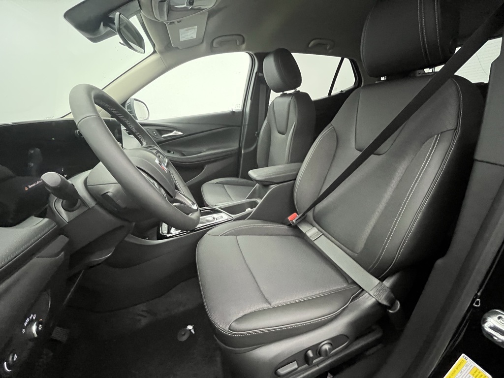 Vehicle image 13 of 32