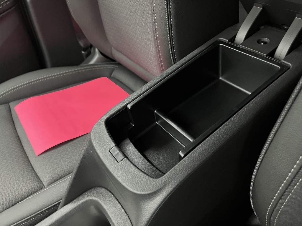 Vehicle image 26 of 32