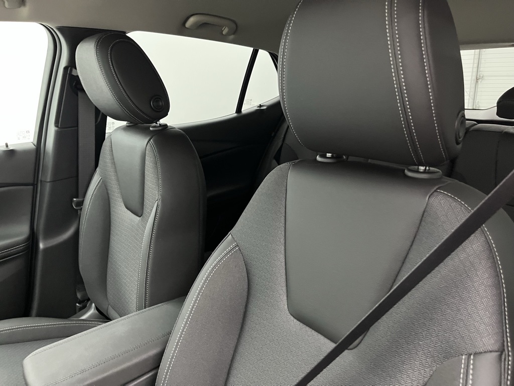 Vehicle image 9 of 32