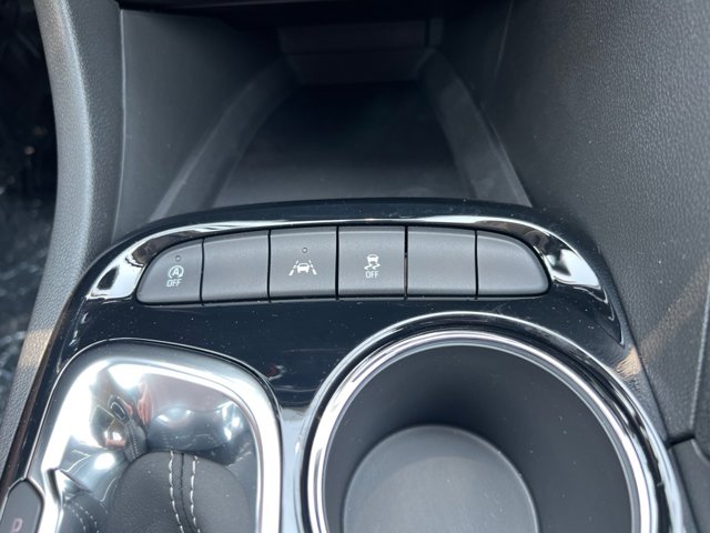 Vehicle image 11 of 28
