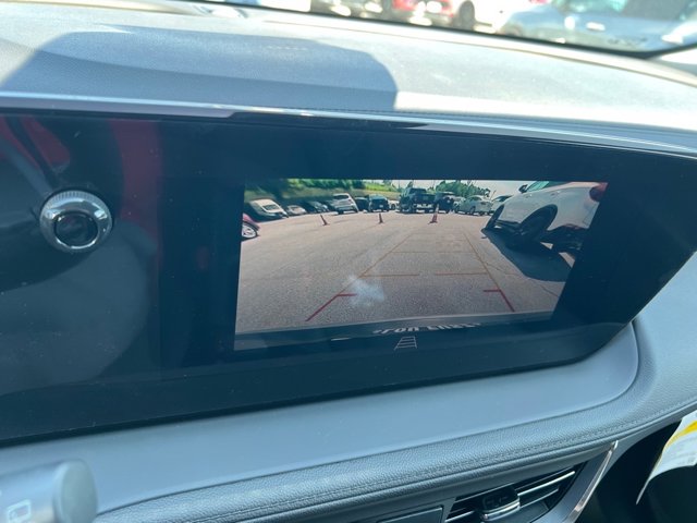 Vehicle image 11 of 24