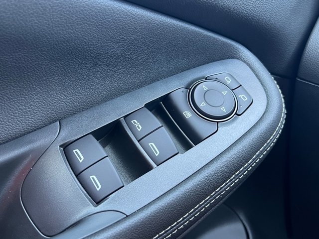 Vehicle image 17 of 24