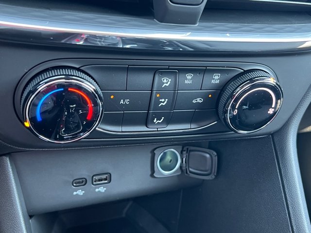 Vehicle image 23 of 24