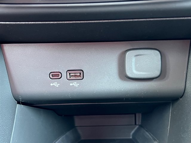 Vehicle image 24 of 25