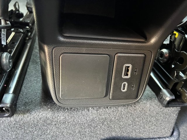 Vehicle image 23 of 25