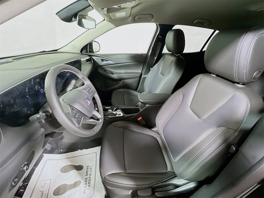 Vehicle image 16 of 31