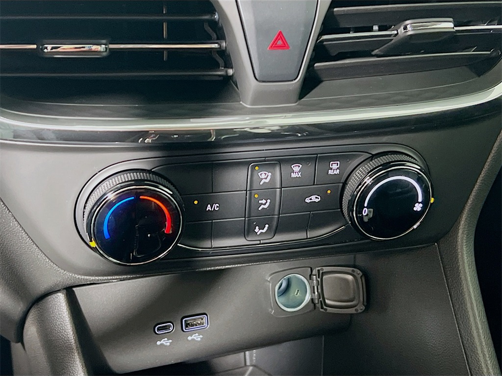 Vehicle image 22 of 31