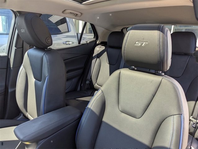 2026 Buick Encore GX Sport Touring Image 4 of 15