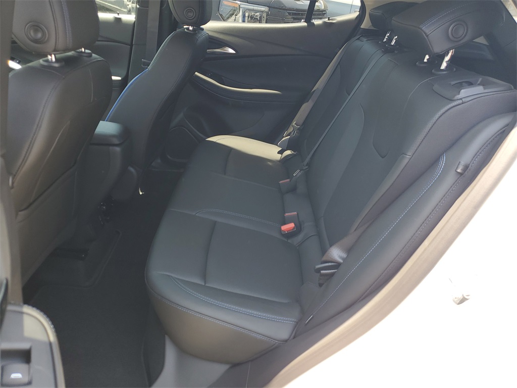 Vehicle image 9 of 22