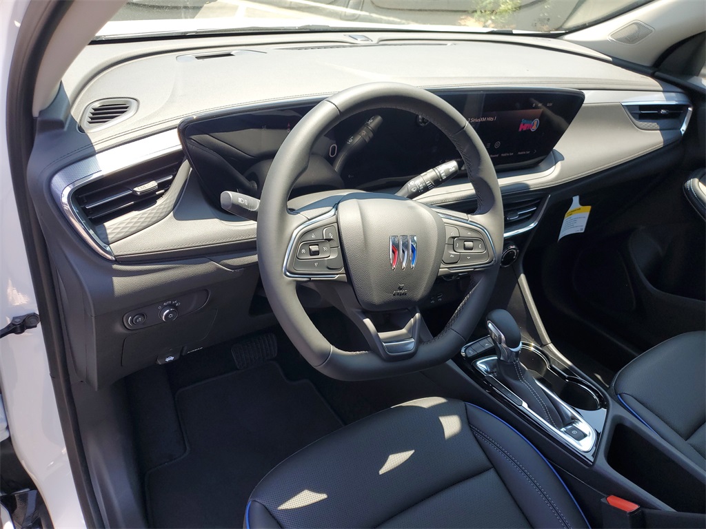 Vehicle image 10 of 22