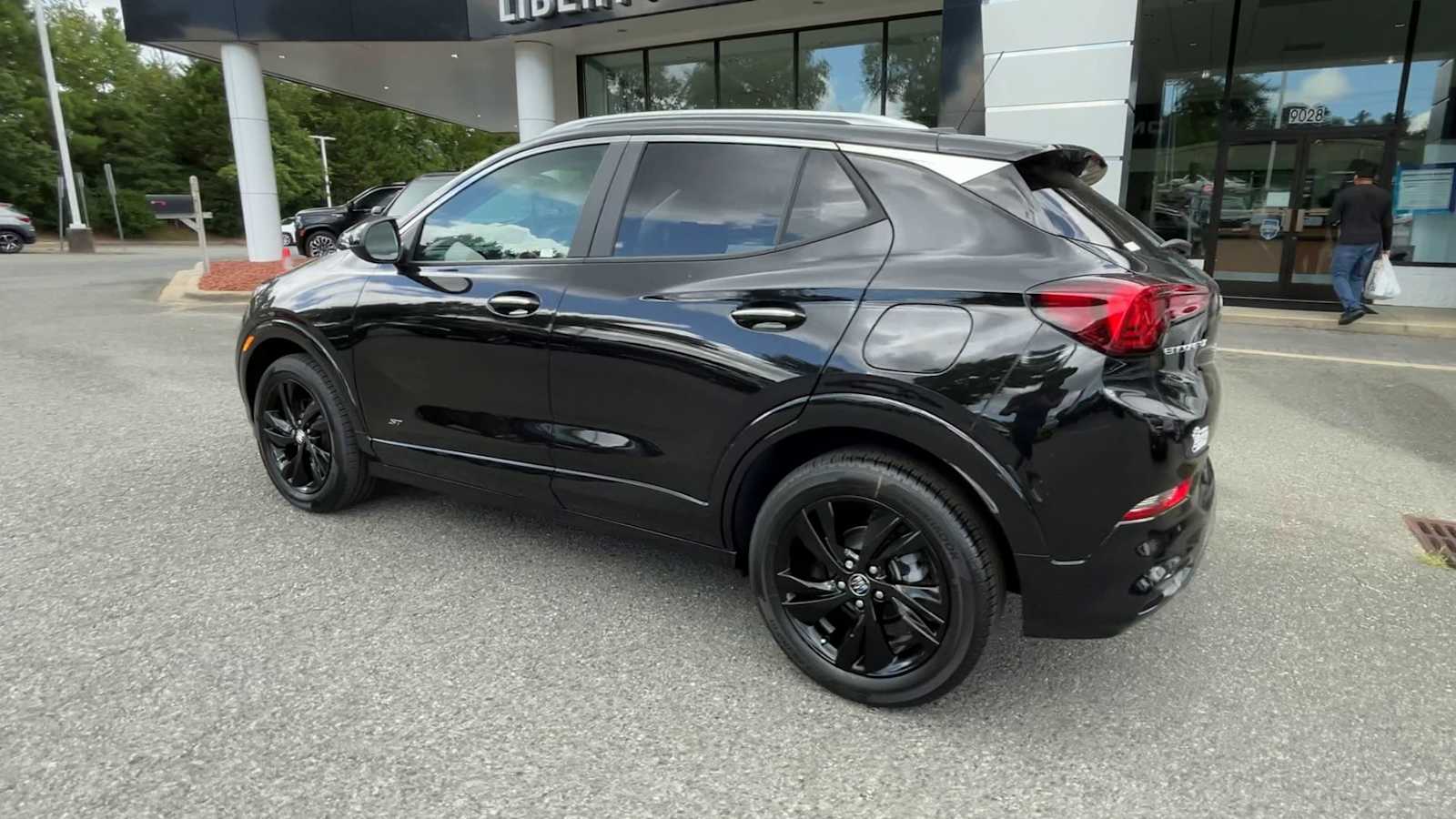 2026 Buick Encore GX Sport Touring Image 8 of 24