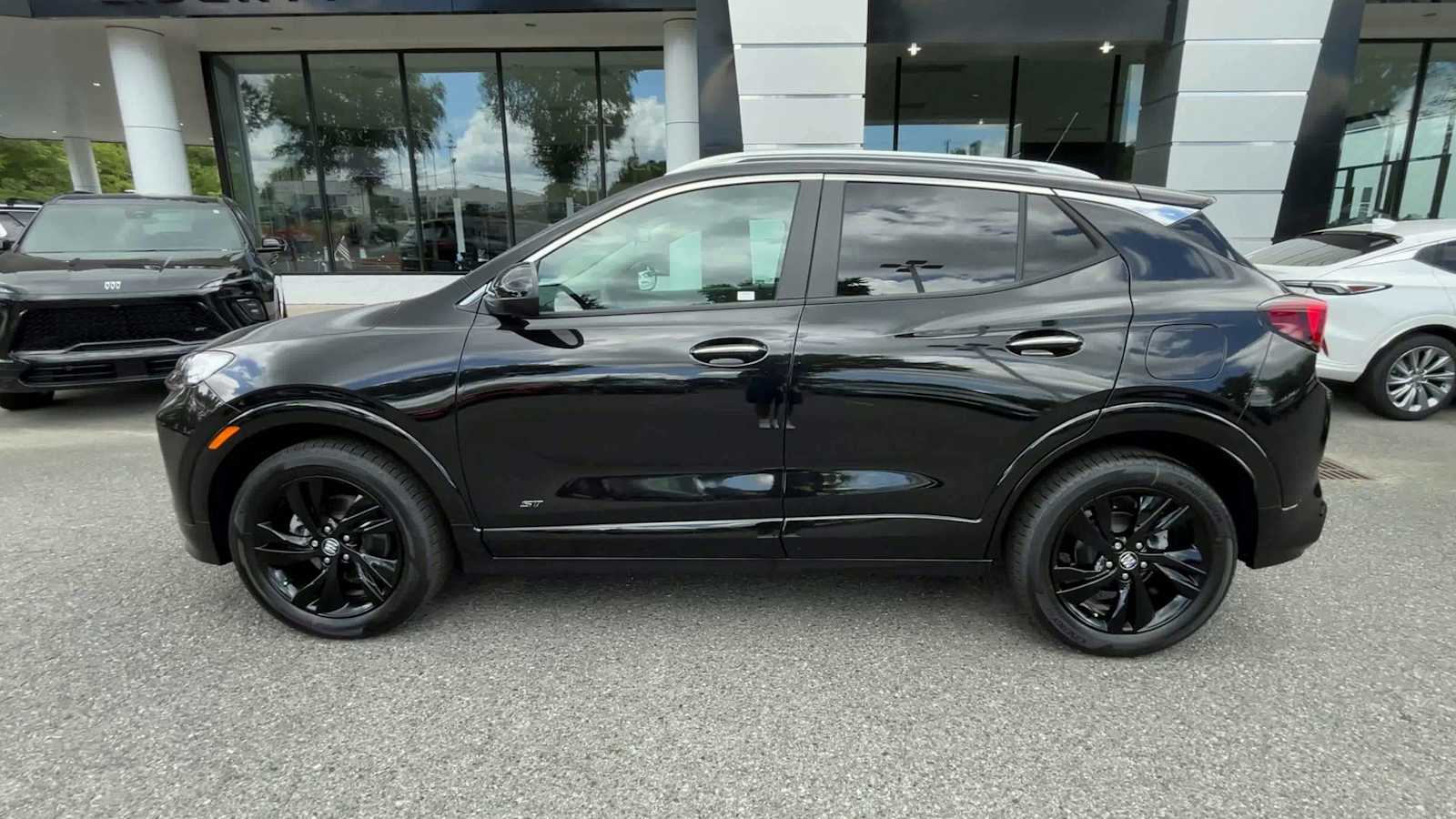 2026 Buick Encore GX Sport Touring Image 9 of 24