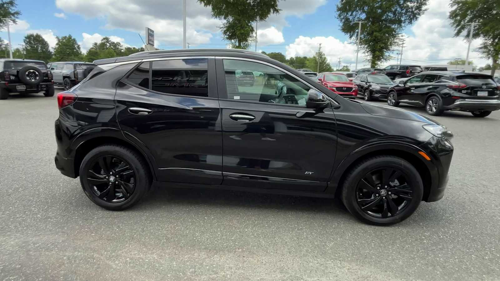 2026 Buick Encore GX Sport Touring Image 4 of 24