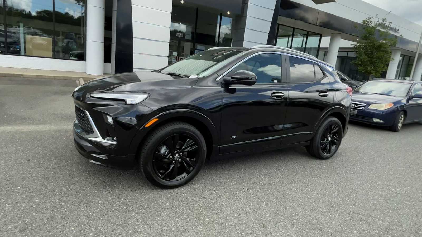 2026 Buick Encore GX Sport Touring Image 2 of 24