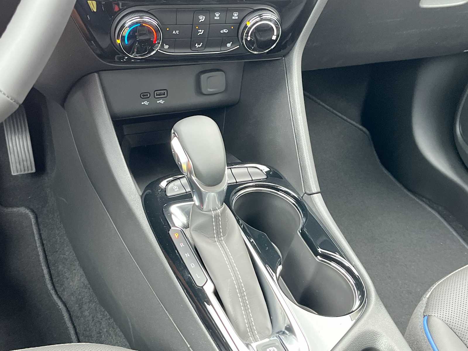 2026 Buick Encore GX Sport Touring Image 18 of 24