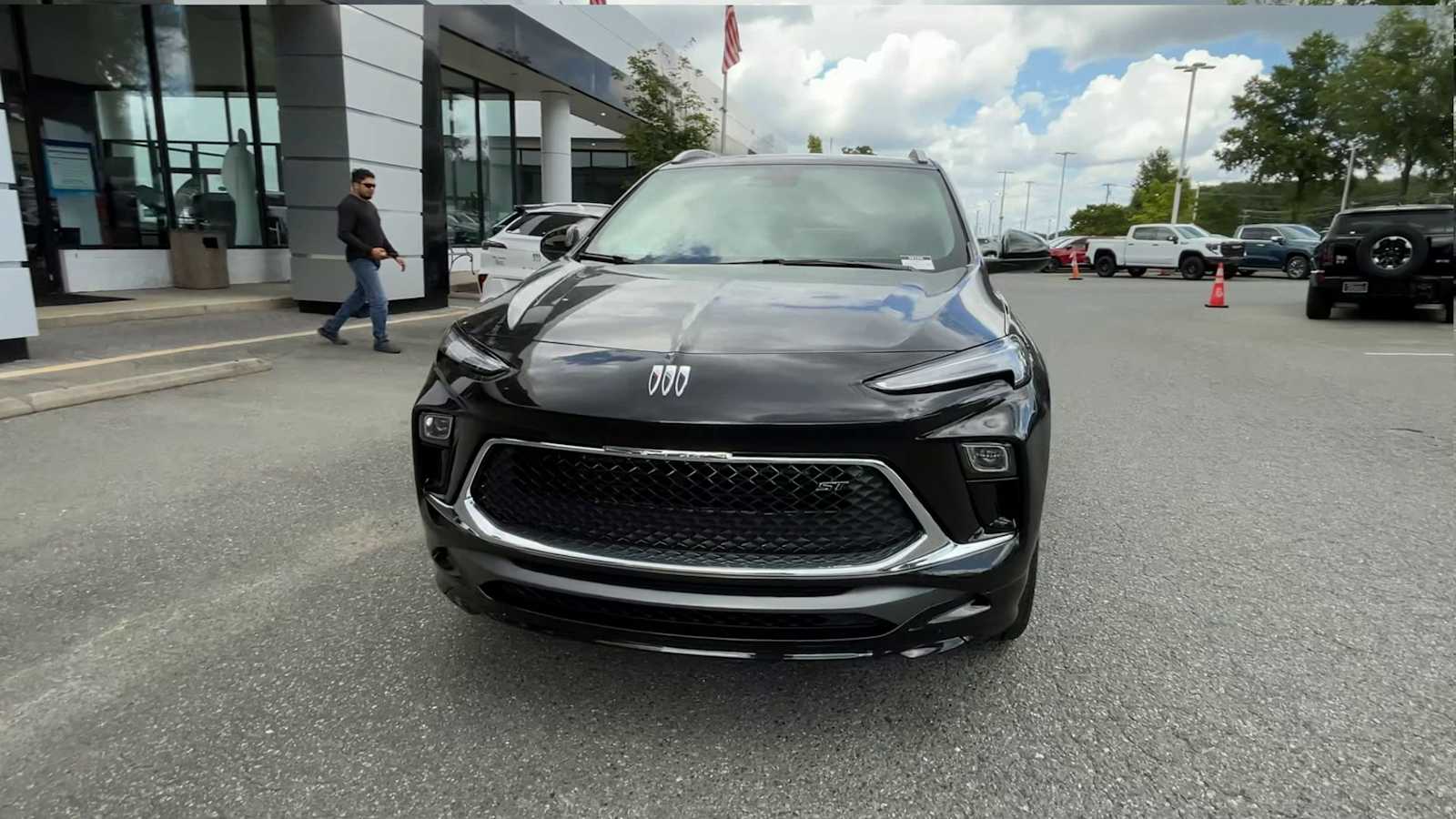 2026 Buick Encore GX Sport Touring Image 3 of 24