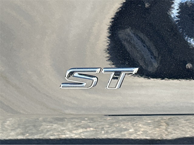 Vehicle image 17 of 20