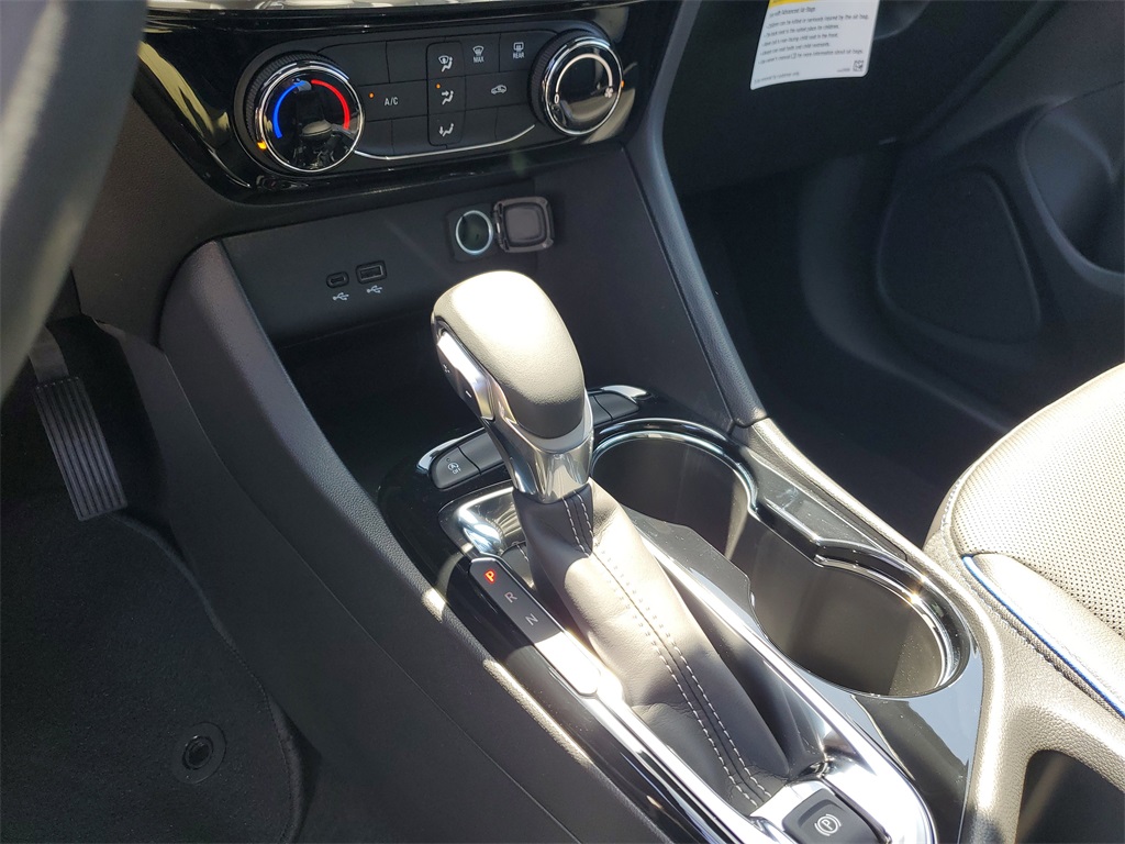 Vehicle image 16 of 18