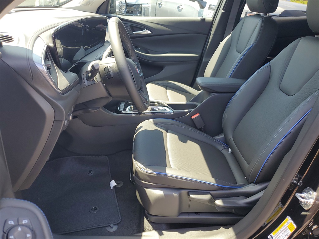 Vehicle image 8 of 18