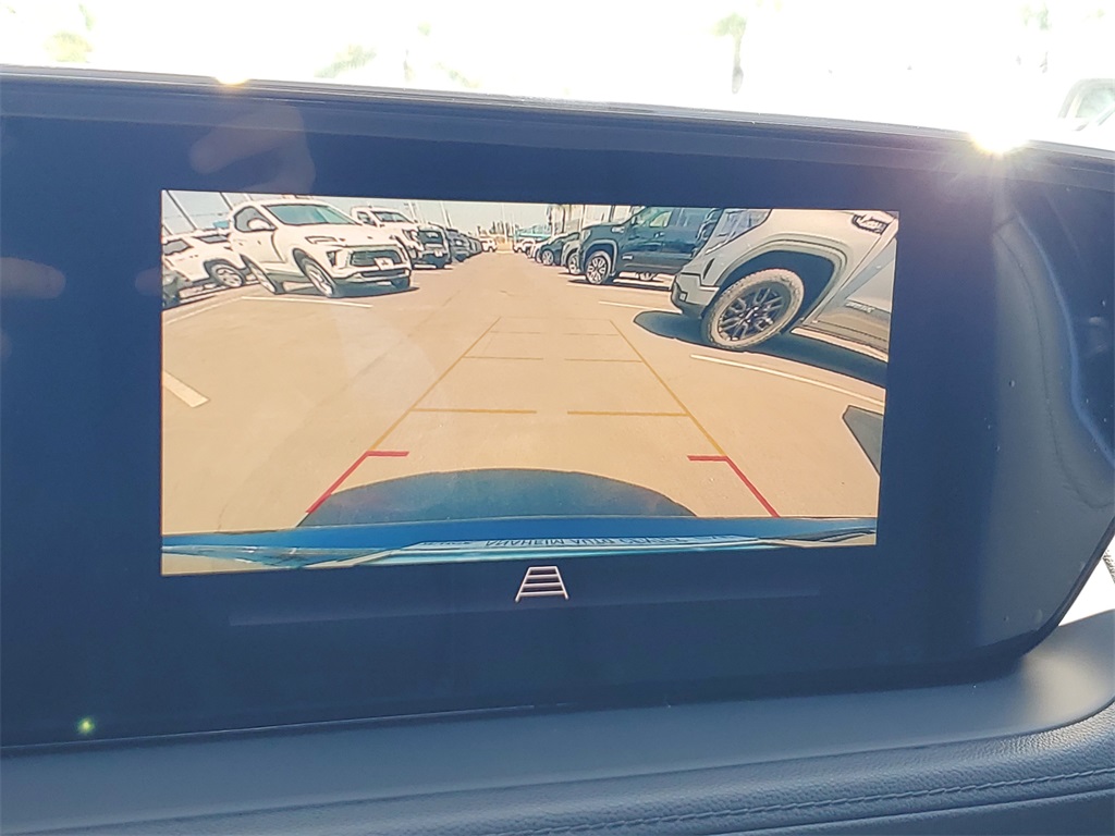 Vehicle image 15 of 18