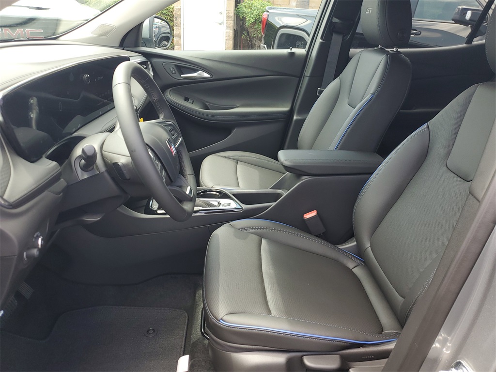 Vehicle image 8 of 16