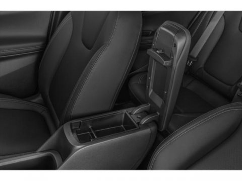 Vehicle image 17 of 18