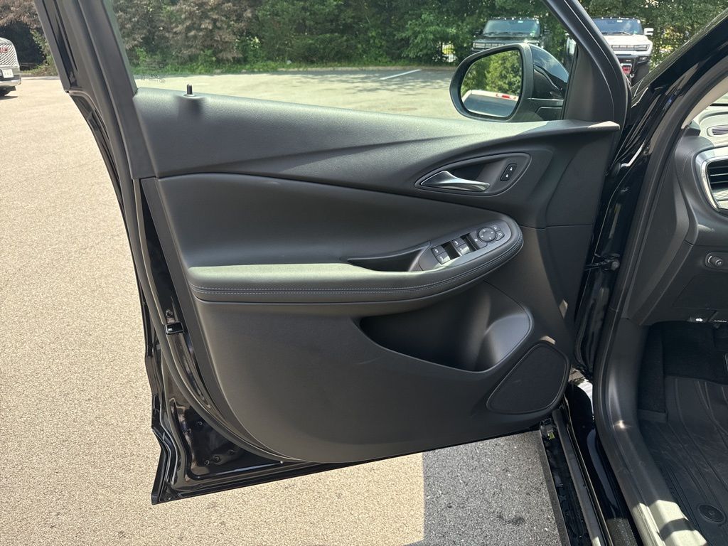 2026 Buick Encore GX Sport Touring Image 25 of 51