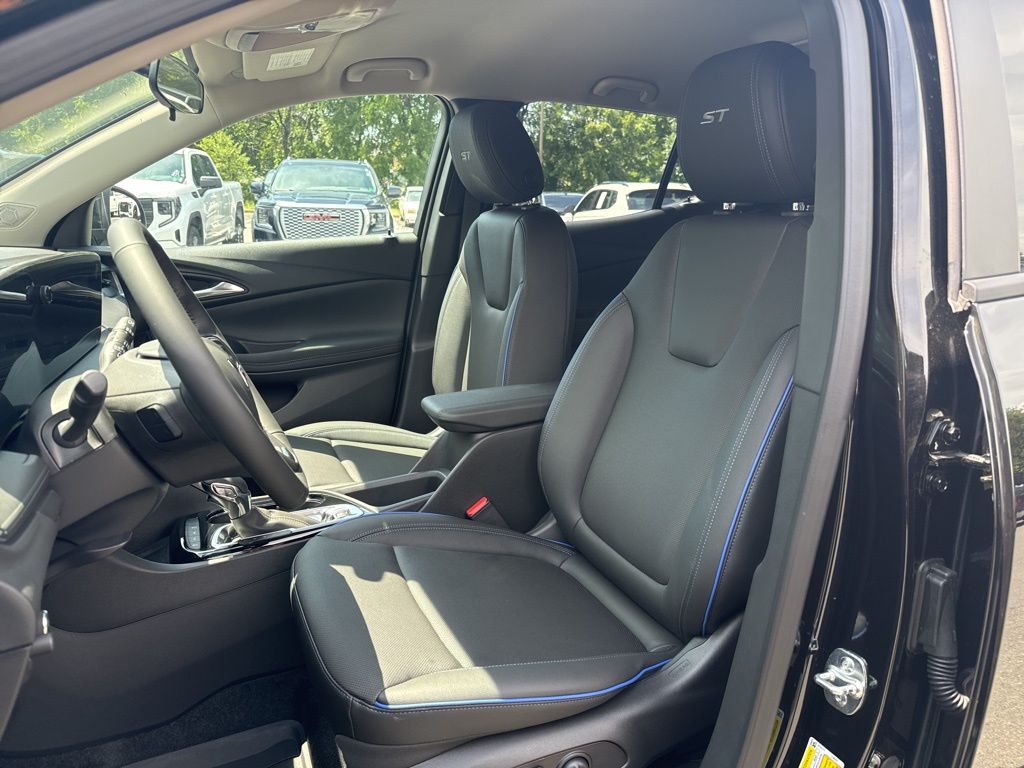 2026 Buick Encore GX Sport Touring Image 13 of 51