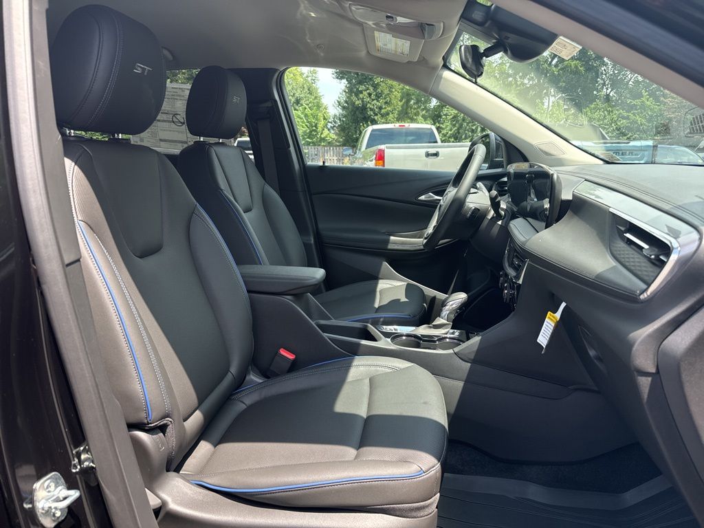 2026 Buick Encore GX Sport Touring Image 14 of 51