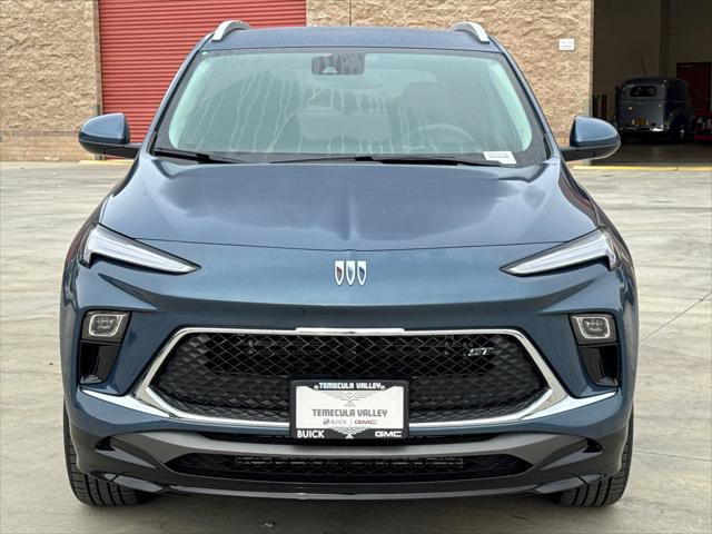 2026 Buick Encore GX Sport Touring Image 2 of 33