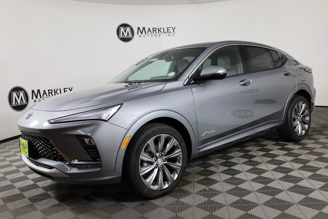 2026 Buick Envista Avenir Image 2 of 43