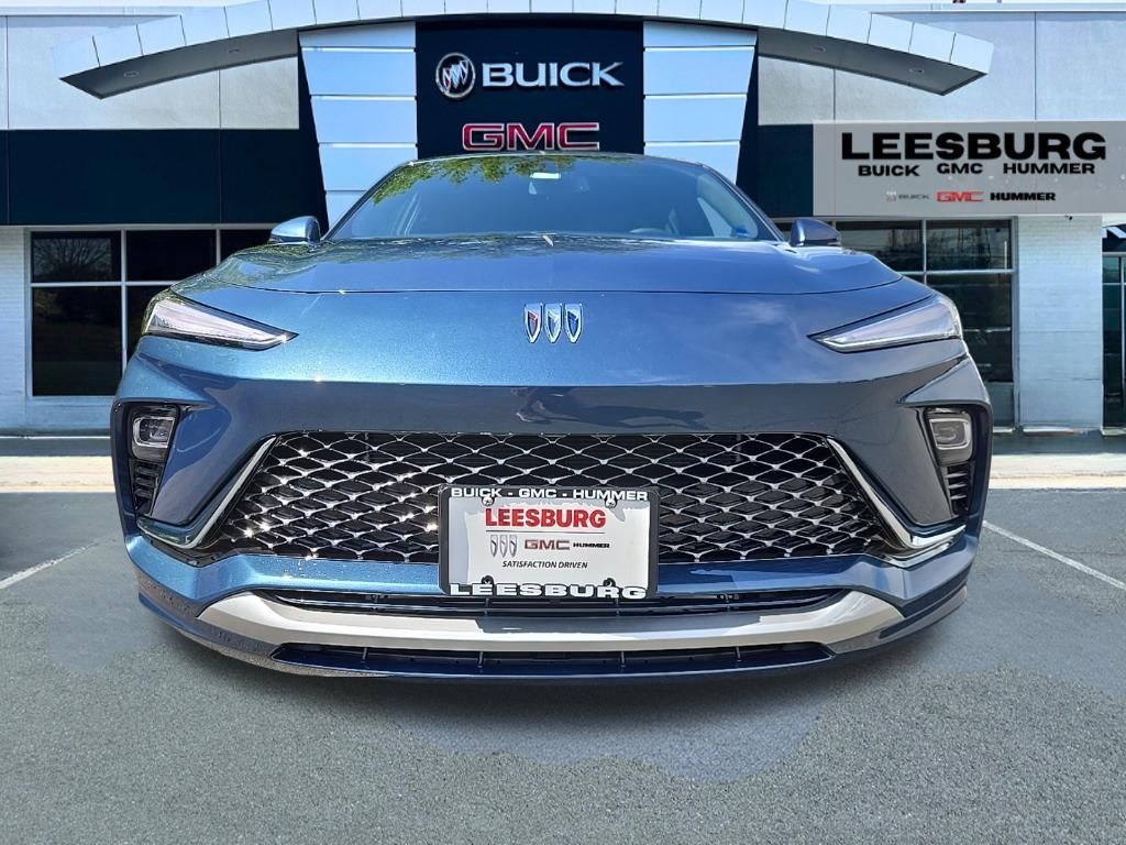 2026 Buick Envista Avenir Image 2 of 53