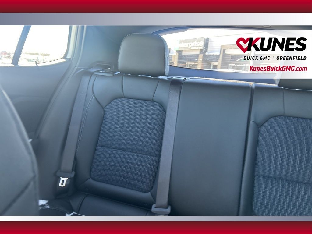 2026 Buick Envista Preferred Image 13 of 35