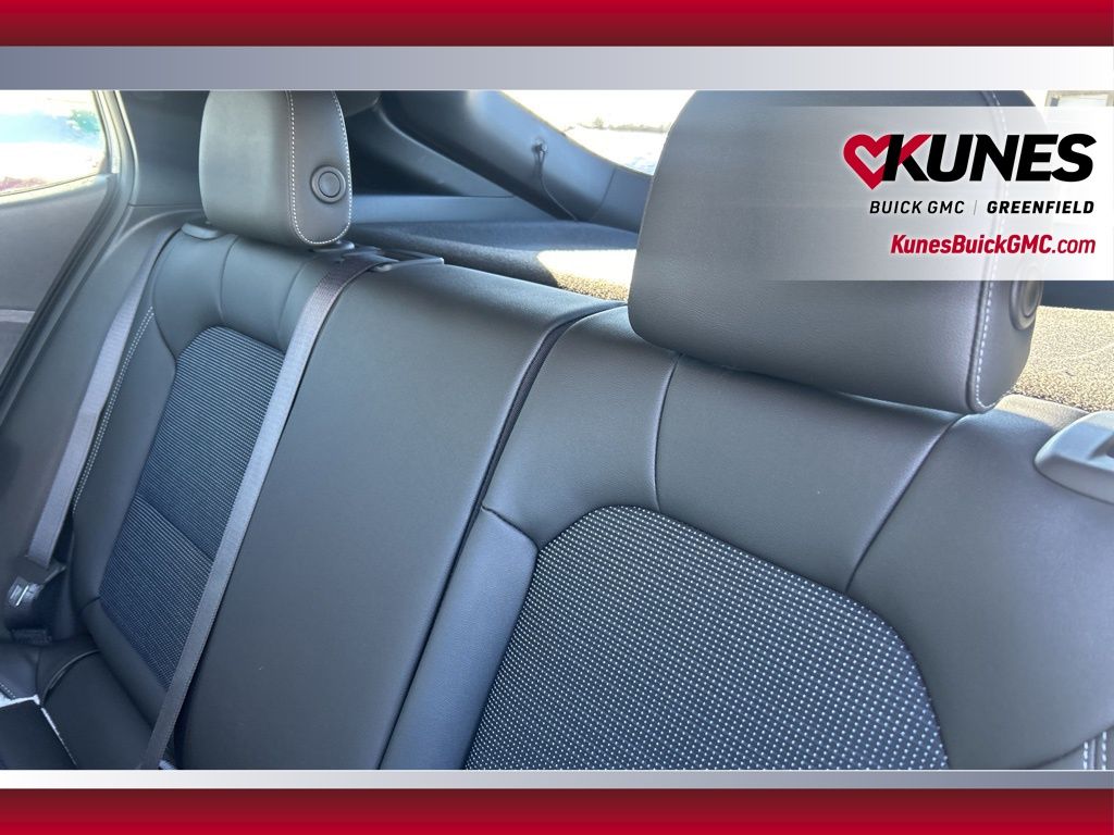 2026 Buick Envista Preferred Image 14 of 35