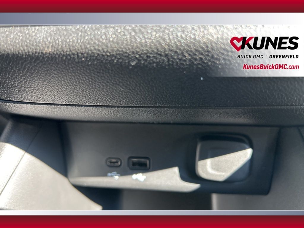 2026 Buick Envista Preferred Image 23 of 35