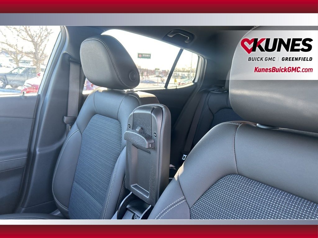 2026 Buick Envista Preferred Image 16 of 35