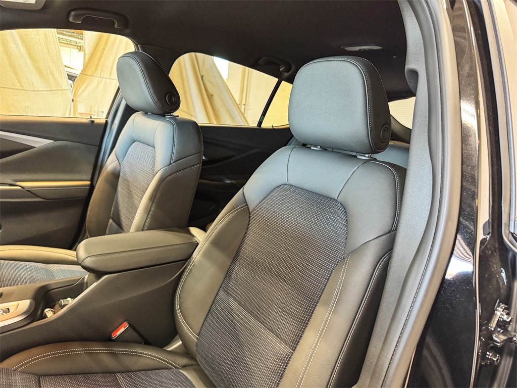 2026 Buick Envista Preferred Image 17 of 45