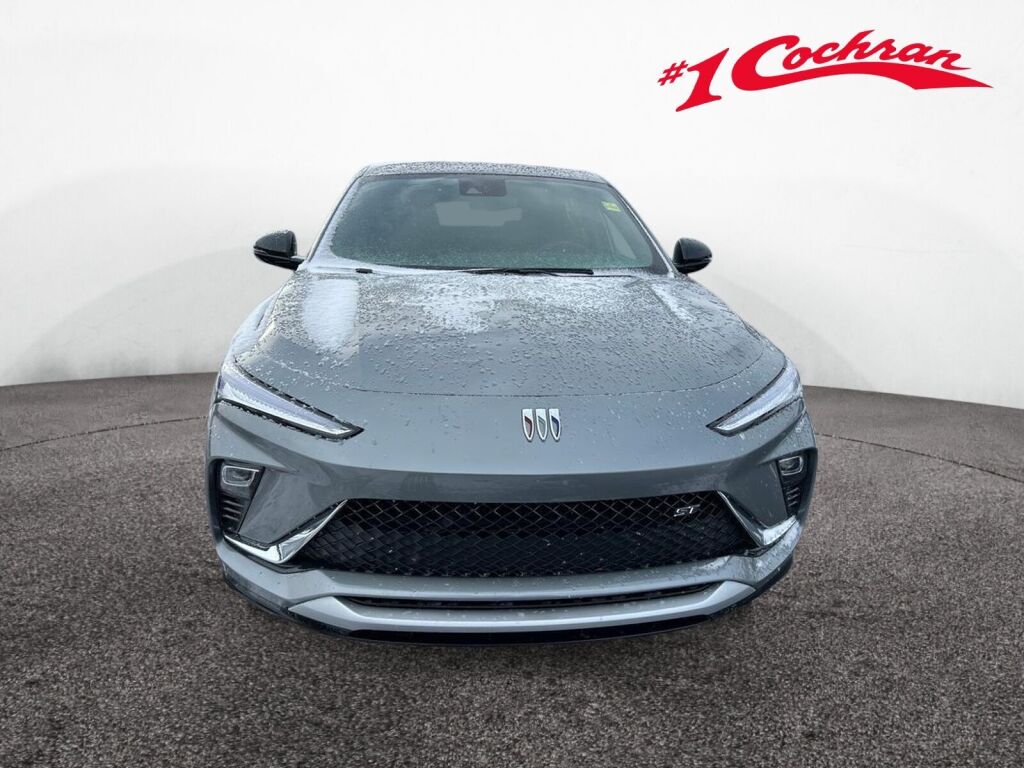 2026 Buick Envista Sport Touring Image 2 of 20