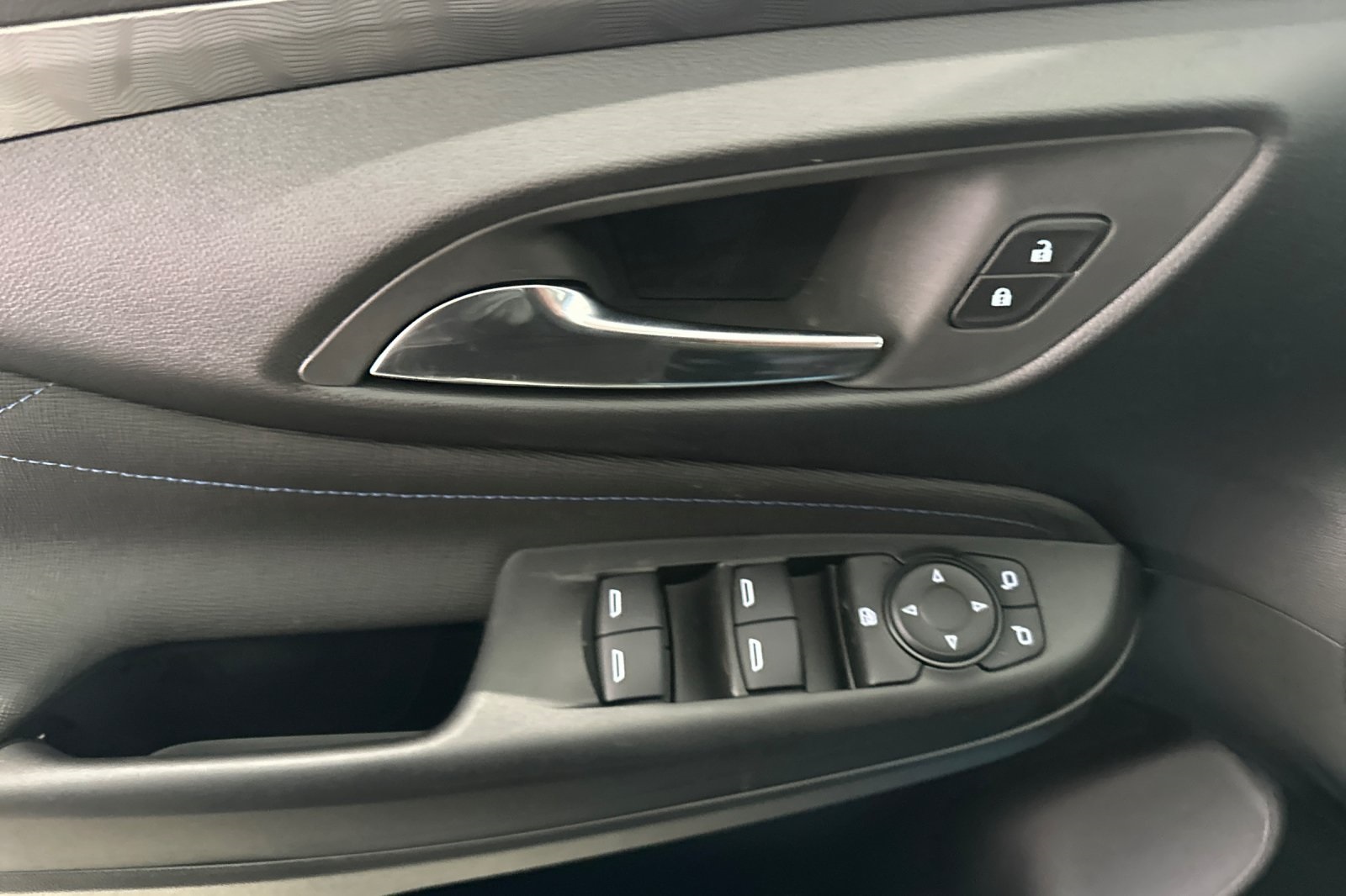 2026 Buick Envista Sport Touring Image 18 of 29