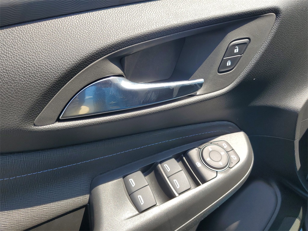 2026 Buick Envista Sport Touring Image 13 of 17