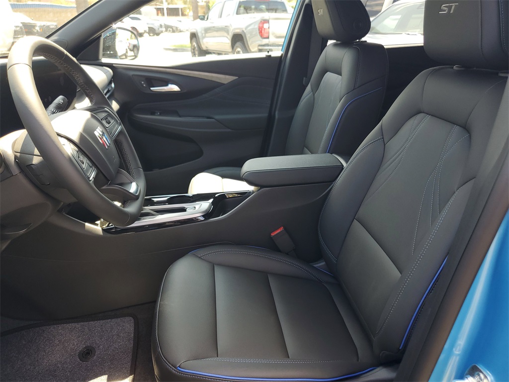 2026 Buick Envista Sport Touring Image 7 of 17