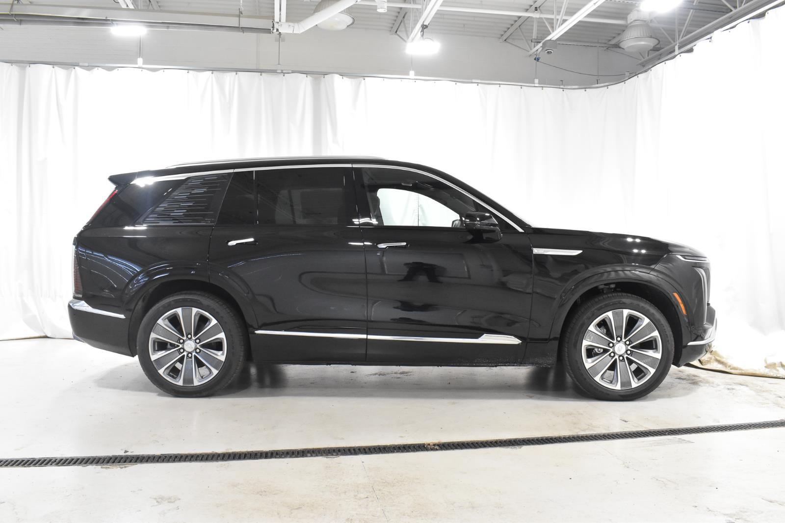 2026 Cadillac VISTIQ Luxury Image 4 of 20