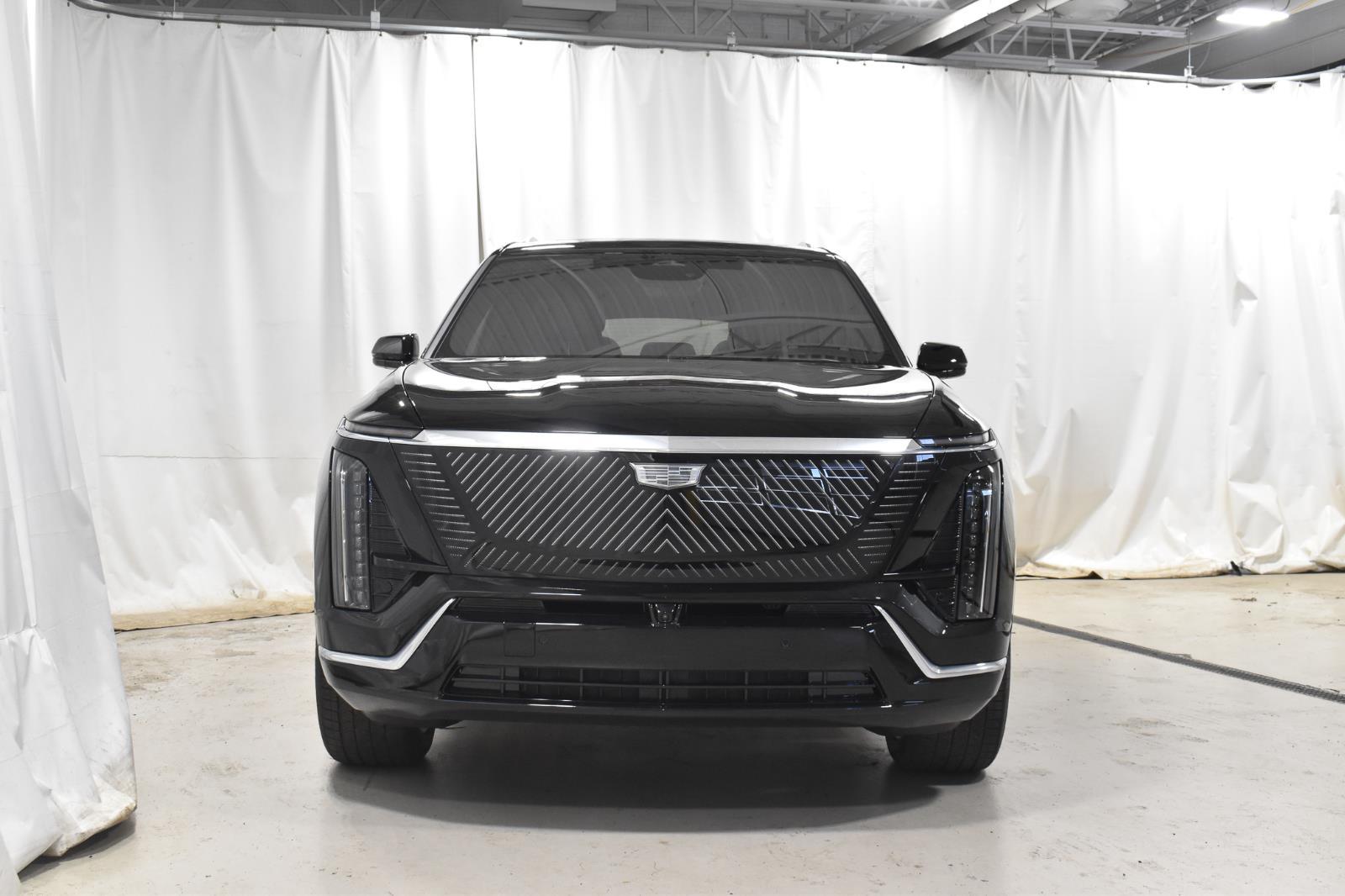 2026 Cadillac VISTIQ Luxury Image 2 of 20