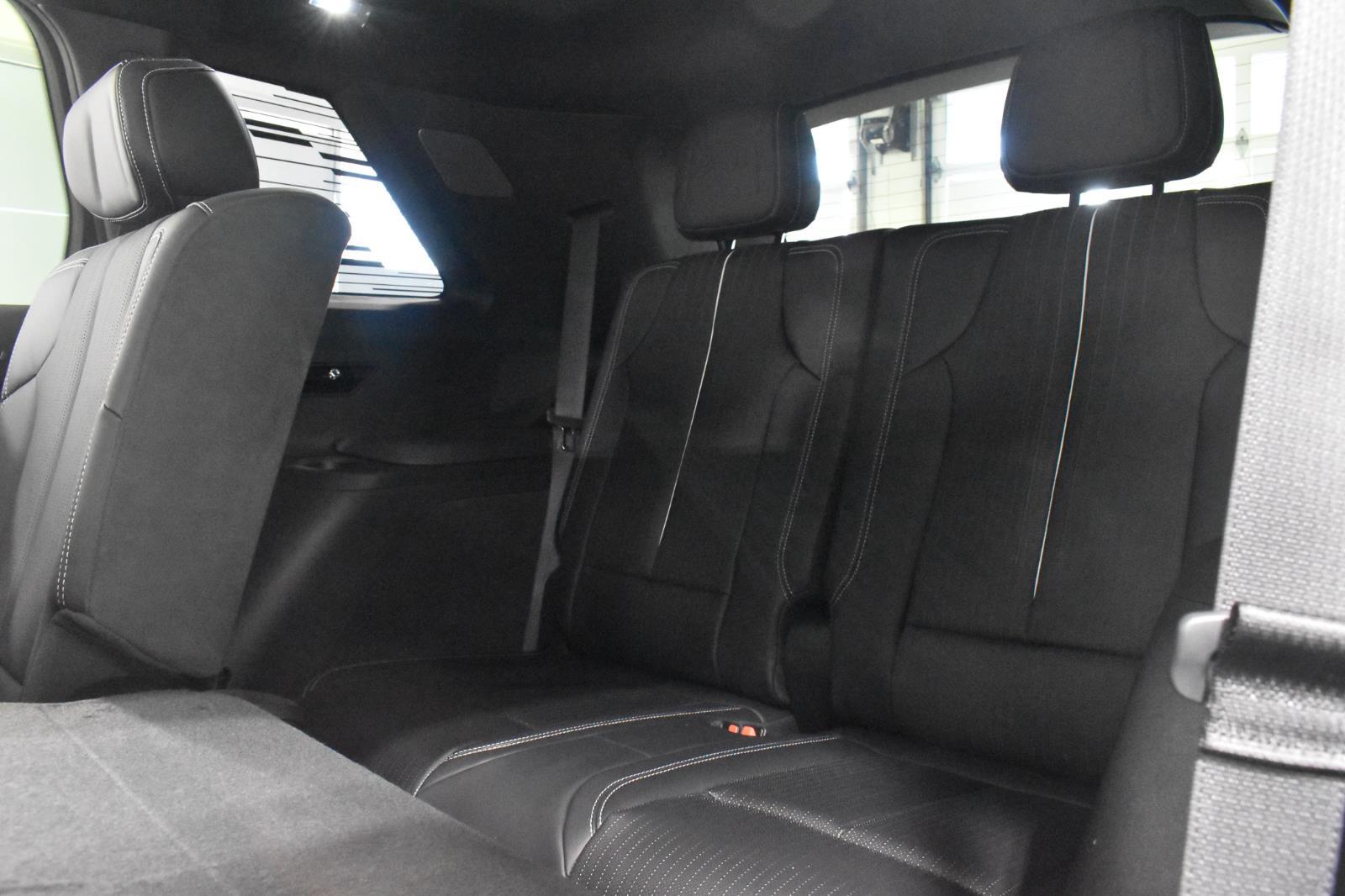 2026 Cadillac VISTIQ Luxury Image 12 of 20